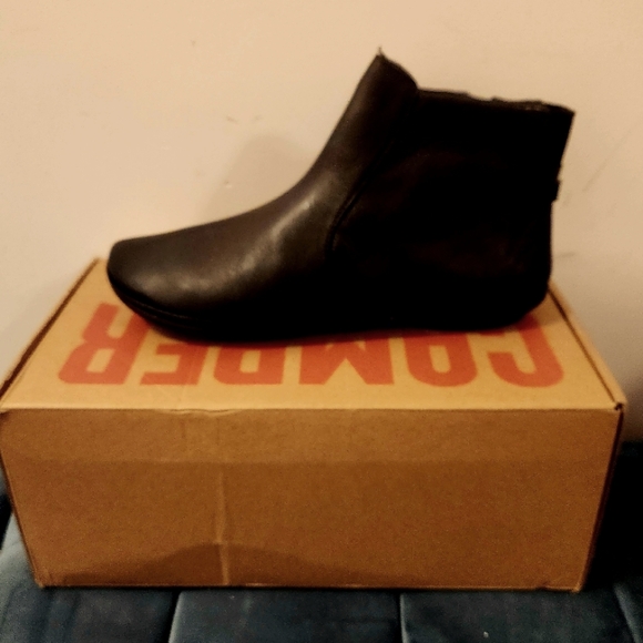 Brand new -  Camper Right Leather women's ankle Boot - 6.5 US black - Picture 6 of 8